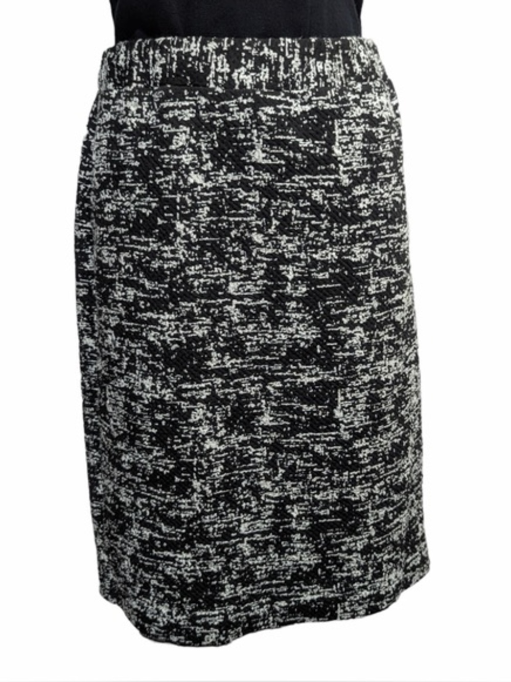 Dana Buchman stunning white & black A-line skirt pair with leggings and boots!
